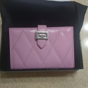 BRAND NEW Givenchy quilted GV3 bifold wallet